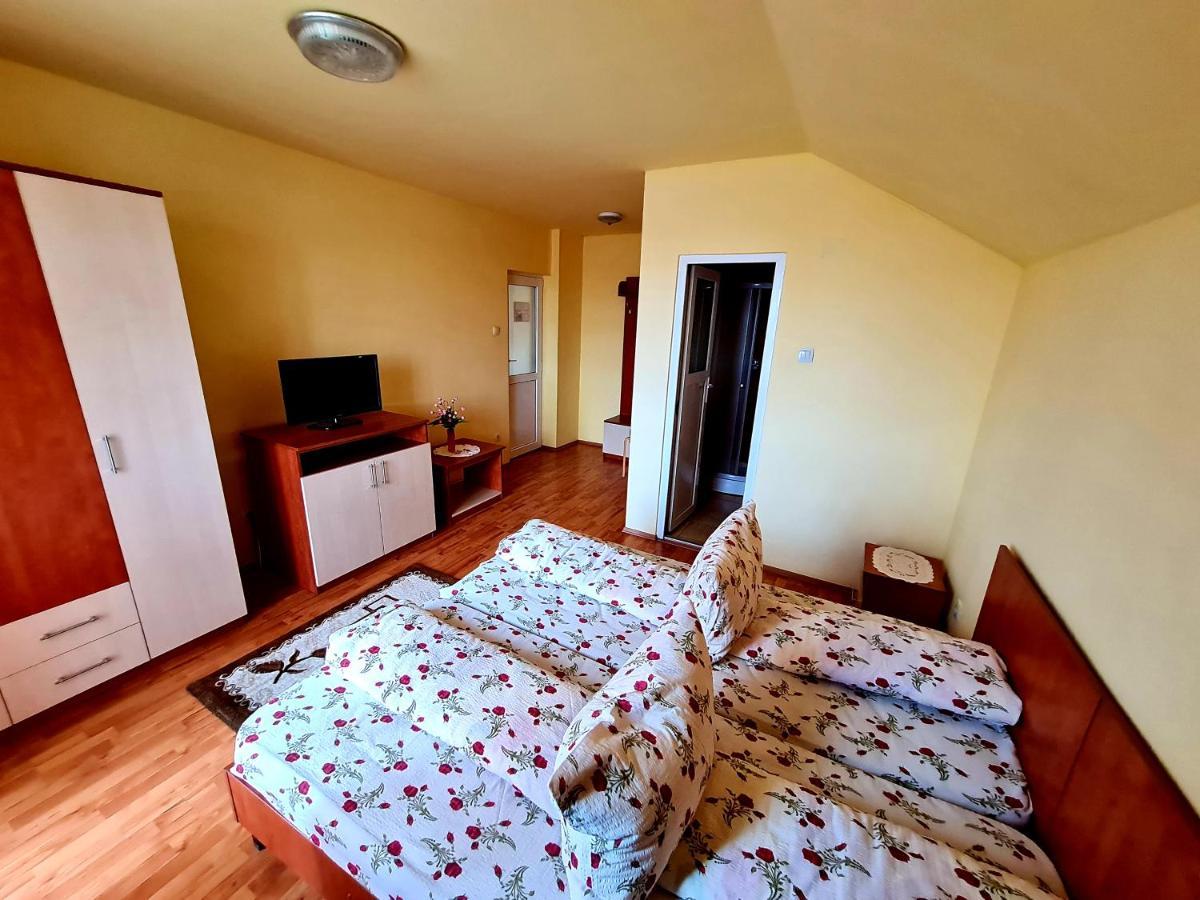 Pensiunea Sanziana Hotell Oradea Exteriör bild