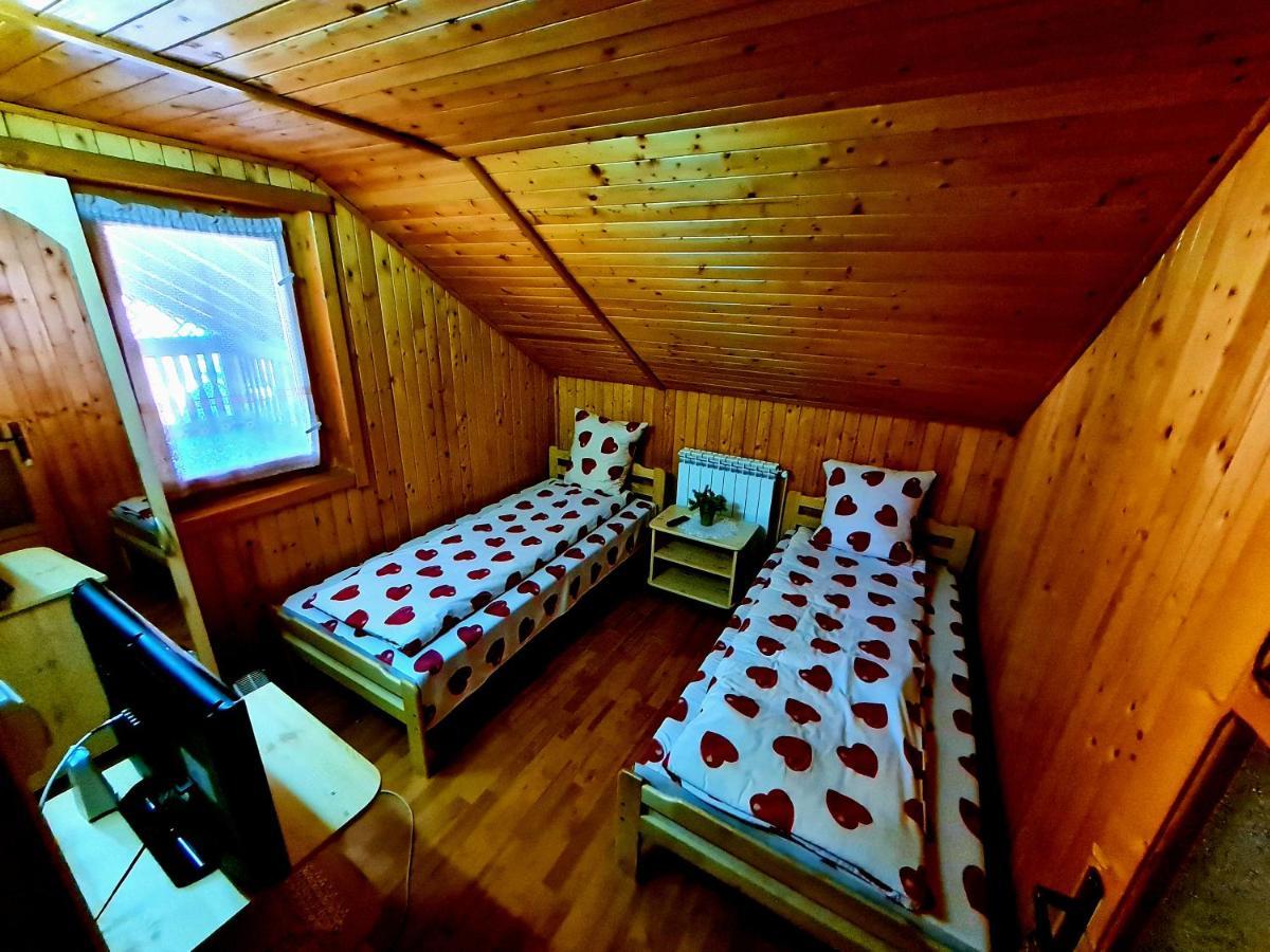 Pensiunea Sanziana Hotell Oradea Exteriör bild