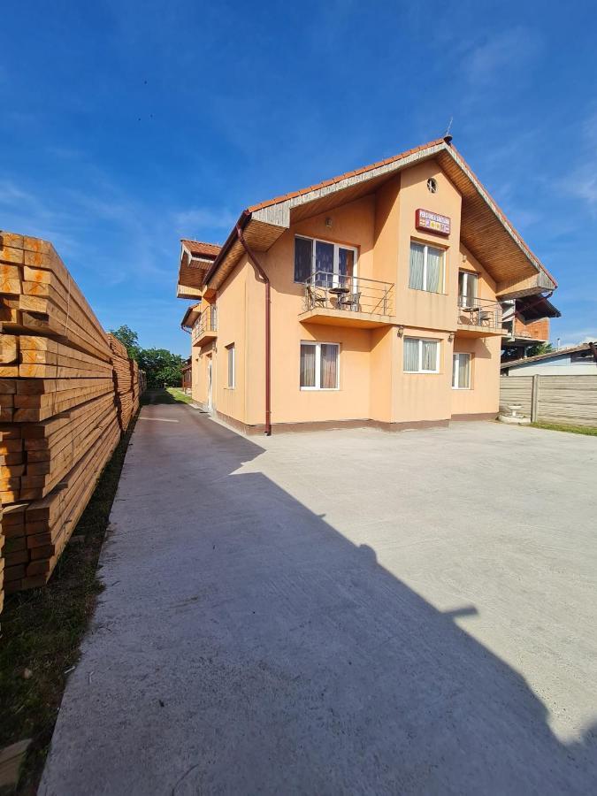 Pensiunea Sanziana Hotell Oradea Exteriör bild