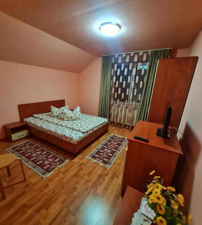 Pensiunea Sanziana Hotell Oradea Exteriör bild